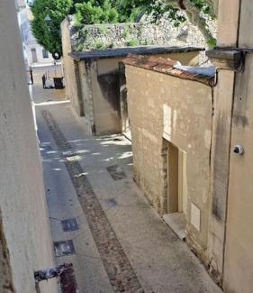 Villeneuve-les-Avignon Apartment | Charmant F2 Centre Historique
