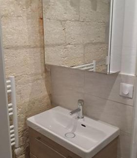 Villeneuve-les-Avignon Apartment | Charmant F2 Centre Historique