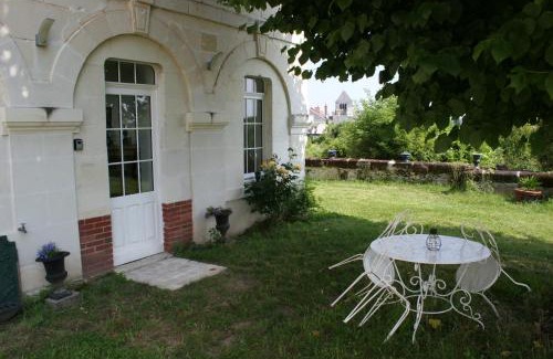 Saint-Aignan Apartment | Charmant gite en rez-de-jardin
