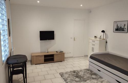 Saint-Charles du Port Apartment | charmant studio canapé lit Netflix prime vidéo wifi