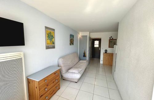 Argeles Plage Apartment | Charmant T2 à Argelès-sur-Mer avec Terrasse et Parking - FR-1-388-242