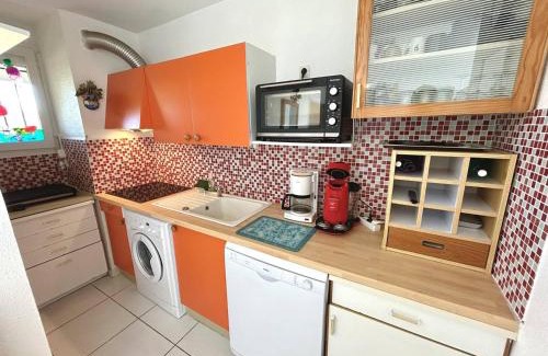 Argeles Plage Apartment | Charmant T2 à Argelès-sur-Mer avec Terrasse et Parking - FR-1-388-242