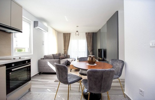 Lastva Grbaljska Apartment | Charming 1-bedroom apartment in fabulous Lastva Grbaljska with AC, WiFi