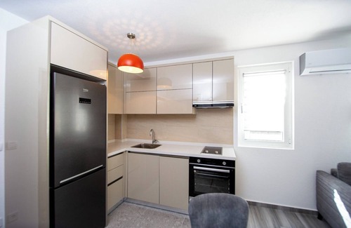Lastva Grbaljska Apartment | Charming 1-bedroom apartment in fabulous Lastva Grbaljska with AC, WiFi