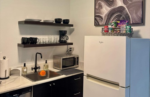 Middle River Terrace House | Charming 1-bedroom house in marvelous Fort Lauderdale with WiFi, AC, Parking