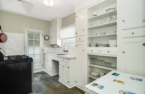 Coronado Cottage | Charming 1-bedroom cottage in Coronado with WiFi