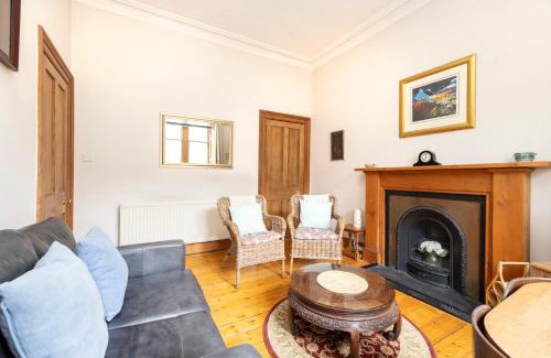 Stockbridge Apartment | Charming 1-Bedroom Edinburgh City Getaway