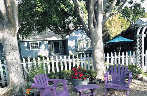 Van Nuys Cottage | Charming 1-bedroom cottage in lovely Van Nuys with WiFi, AC.