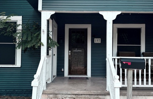 New Braunfels House | Charming 1930's Downtown New Braunfels Home only half of mile from city center
