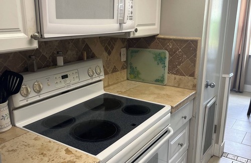 Springs at Kings Bay Villa | Charming 2 bdrm 1.5 bath villa 100 yards to Three Sisters Springs