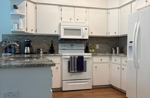 Dunnellon House | Charming 2-bed/2-bath retreat 5 minutes to Rainbow Springs State Park & KP Hole.