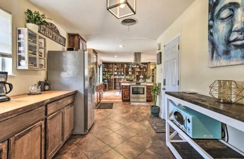 Handley Villa | Charming 2 Bed 2 Bath Home with Office-Ideal for Families and Remote Workers!