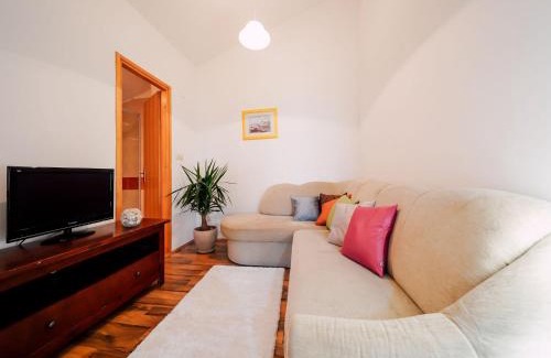 Ljubac Apartment | Charming 2-Bed Apartment