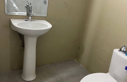Constant Spring Apartment | Charming 2-bedroom apartment with AC, WiFi in Kingston