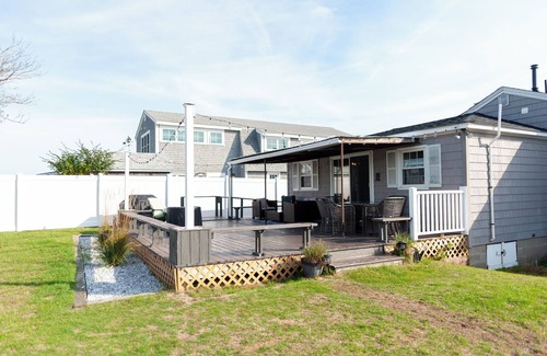 Seabrook Cottage | Charming 2-bedroom cottage at fabulous Seabrook Beach with breathtaking sunsets!