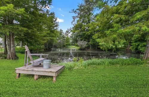Folsom Cottage | Charming 2-bedroom cottage in lovely Folsom with WiFi, AC and gorgeous views