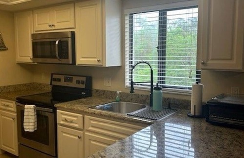 Cypress Lake Condo | Charming 2-bedroom end unit condo 16 unit complex