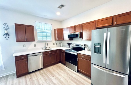 Ashburn House | Charming 2-bedroom townhome in nice Ashburn