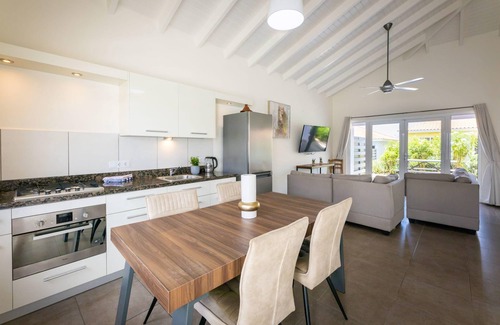 Sint Michiel Apartment | Charming 2BR Apt With Tropical Garden Pool