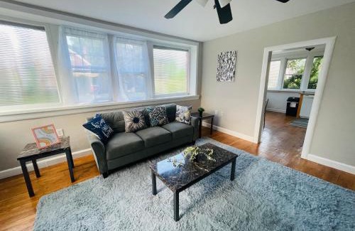 Elkins Park Apartment | Charming 2br Cottage House In Elkins Park