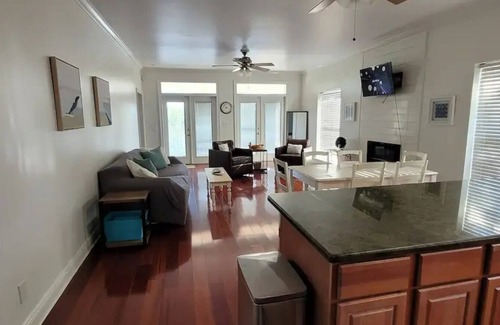 Henderson Point House | Charming 3-bedroom house on quiet cove in Pass Christian