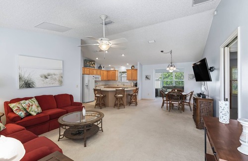 Lynnhaven House | Charming 3-Bedroom Retreat with Golf Cart – Explore The Villages in Style!