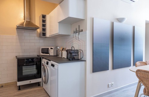 Cannes City Centre Apartment | Charming 3-bedroom apartment in delightful Cannes with AC, WiFi