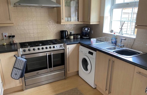 Norwich House | Charming 3-bedroom Norwich Retreat With Garden & Private Parking