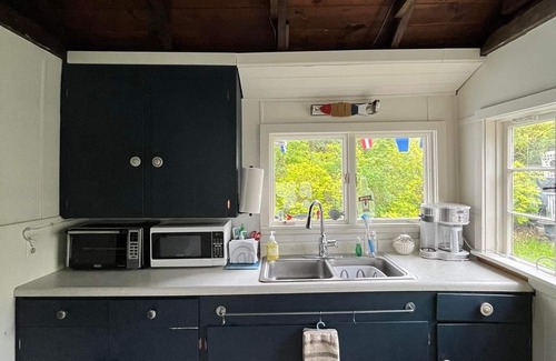 Canandaigua Cottage | Charming 3-bedroom waterfront cottage in superb Canandaigua.
