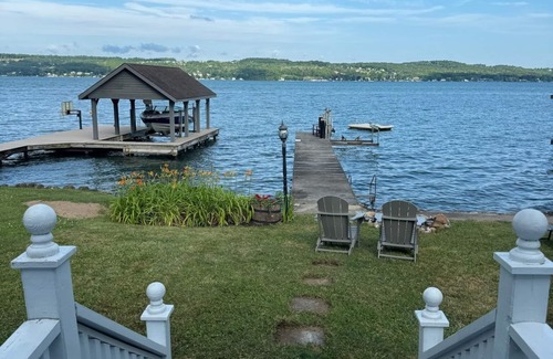 Canandaigua Cottage | Charming 3-bedroom waterfront cottage in superb Canandaigua.