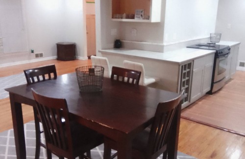Countryside House | Charming 3-bedroom house in Kansas City with WiFi and AC Close to Arrowhead