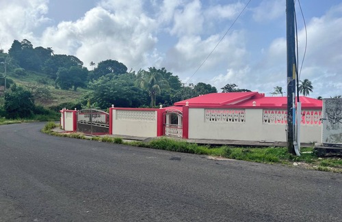 Choiseul Quarter House | Charming 3-bedroom villa with WiFi and AC in Union Vale