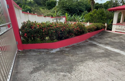 Choiseul Quarter House | Charming 3-bedroom villa with WiFi and AC in Union Vale