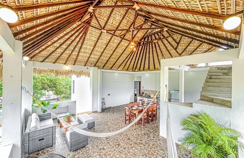 Brisas de Zicatela Villa | Charming 4-bedroom villa with WiFi and AC in fabulous Puerto Escondido
