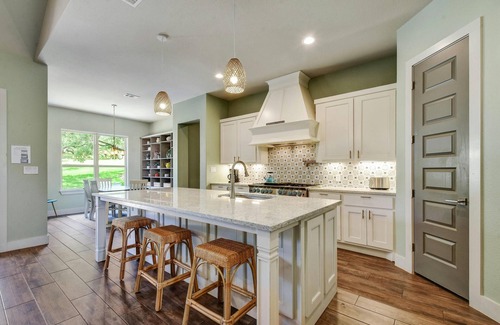 New Braunfels Villa | Charming 4-bedroom villa with pool near Historic Gruene & Canyon Lake
