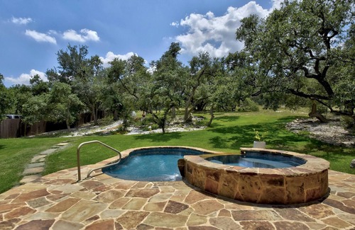 New Braunfels Villa | Charming 4-bedroom villa with pool near Historic Gruene & Canyon Lake