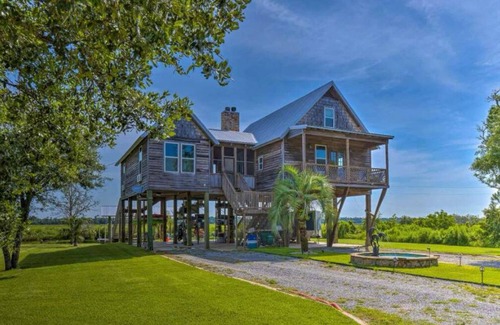 Ocean Springs Cottage | Charming 4-bedroom bayou cottage with AC and WiFi in Ocean Springs