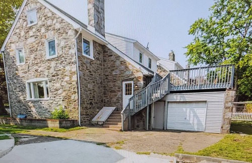 Upper Darby House | Charming 4-bedroom house with AC and WiFi in Upper Darby