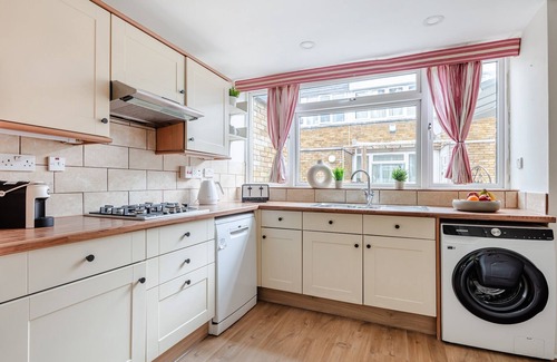 Oval Apartment | Charming 4BR River Thames & Tate Britain