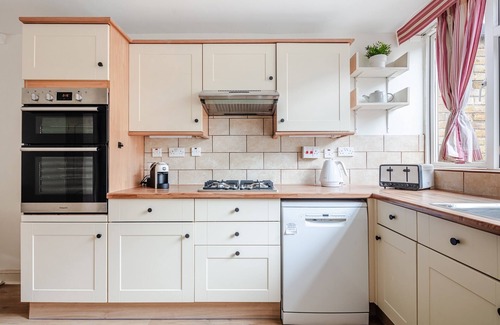 Oval Apartment | Charming 4BR River Thames & Tate Britain