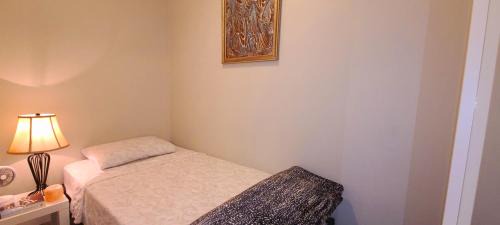 Crosstown Apartment | Charming Abode Downtown Vancouver