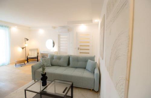 Nikolsdorf Apartment | Charming Apartment in Heart of Vienna l JOS20