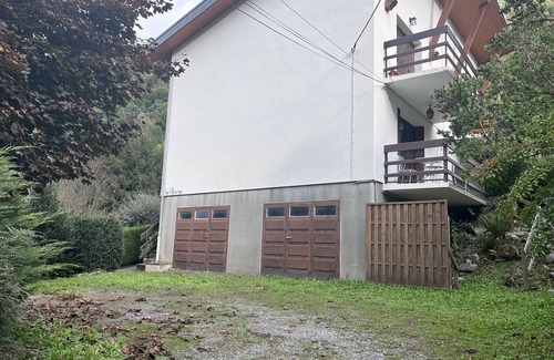 Cauterets Apartment | Charming Apartment with Fireplace in Cauterets - Pets Allowed, Parking and Terrace