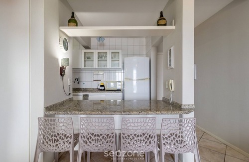 Ingleses Sul Apartment | Charming Apt With Balcony and Sea View Edj0410
