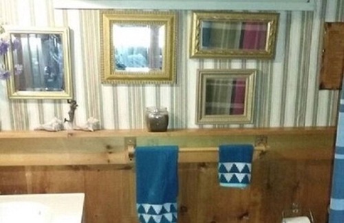 Madawaska Valley House | Charming Authentic Family Cottage on Lake