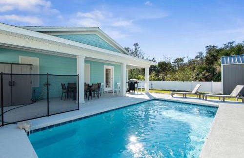 Palm Coast House | Charming Beachside Home Heated Pool Free Golf Cart