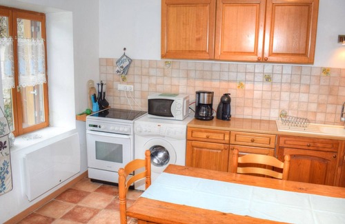 Chemille-sur-Indrois Cottage | Charming Cottage in Touraine: Fireplace, Garden, Near Zoo & Castles, Pet-Friendly