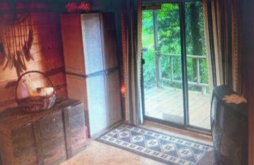 Clayton Cabin | Charming cabin in the Heart of the Choctaw Nation with spectacular view.