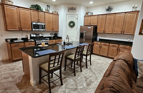 Sossaman Estates House | Charming Canary 3-bedroom home in Queen Creek. Hot tub, private.