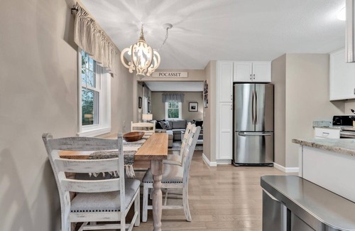 Cataumet House | Charming Cape Cod Retreat Near Beaches